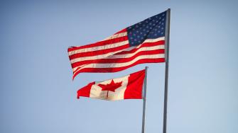 Canadá "ajustará" sus aranceles del 25% al acero y aluminio de Estados Unidos impuestos en represalia a una duplicación de los gravámenes estadounidenses, si no se logra un acuerdo comercial bilateral en los próximos 30 días, dijo este jueves el primer ministro Mark Carney.
Para más información del tema, visita: https://www.eleconomista.com.mx/empresas/canada-ajustara-aranceles-acero-aluminio-eu-21-julio-hay-acuerdo-trump-20250619-764489.html
¡Síguenos en nuestras redes sociales para mantenerte informado!
Twitter: https://twitter.com/eleconomista
Facebook: https://www.facebook.com/ElEconomista.mx
Instagram: https://www.instagram.com/eleconomistamx
LinkedIn: https://www.linkedin.com/company/el-economista/
#ElEconomista #EETV