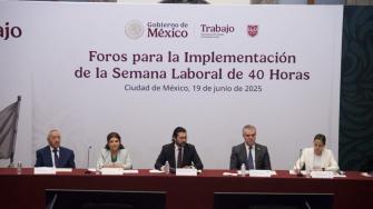 En la Ciudad de México sigue siendo necesario el proceso de cambio pues hay 759 personas que exceden las 49 horas de trabajo.
Para más información del tema, visita: https://www.eleconomista.com.mx/capital-humano/arrancan-foros-sobre-jornada-laboral-objetivo-acercar-posturas-20250619-764474.html
¡Síguenos en nuestras redes sociales para mantenerte informado!
Twitter: https://twitter.com/eleconomista
Facebook: https://www.facebook.com/ElEconomista.mx
Instagram: https://www.instagram.com/eleconomistamx
LinkedIn: https://www.linkedin.com/company/el-economista/
#ElEconomista #EETV