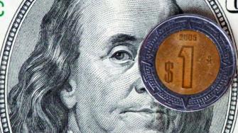 El peso pierde terreno y se perfila a cerrar una semana de pérdidas, afectada por crecientes preocupaciones sobre el conflicto entre Israel e Irán.
Para más información del tema, visita: https://www.eleconomista.com.mx/mercados/precio-dolar-hoy-20-junio-2025-cuanto-cotiza-20250620-764615.html
¡Síguenos en nuestras redes sociales para mantenerte informado!
Twitter: https://twitter.com/eleconomista
Facebook: https://www.facebook.com/ElEconomista.mx
Instagram: https://www.instagram.com/eleconomistamx
LinkedIn: https://www.linkedin.com/company/el-economista/
T
#ElEconomista #EETV