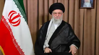 Irán amenazó este domingo las bases estadounidenses en Oriente Medio en respuesta a los bombardeos que, según Washington, han "devastado" el programa nuclear iraní, en el décimo día de guerra entre la República Islámica e Israel.
¡Síguenos en nuestras redes sociales para mantenerte informado!
Twitter: https://twitter.com/eleconomista
Facebook: https://www.facebook.com/ElEconomista.mx
Instagram: https://www.instagram.com/eleconomistamx
LinkedIn: https://www.linkedin.com/company/el-economista/
T
#ElEconomista #EETV