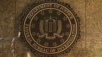El incidente fue revelado en una auditoría del Inspector General del Departamento de Justicia sobre los esfuerzos del FBI para mitigar los efectos de la "vigilancia técnica ubicua".
Para más información del tema, visita: https://www.eleconomista.com.mx/politica/cartel-sinaloa-datos-telefonicos-camaras-vigilancia-hallar-informantes-fbi-departamento-justicia-eu-20250627-765683.html
¡Síguenos en nuestras redes sociales para mantenerte informado!
Twitter: https://twitter.com/eleconomista
Facebook: https://www.facebook.com/ElEconomista.mx
Instagram: https://www.instagram.com/eleconomistamx
LinkedIn: https://www.linkedin.com/company/el-economista/
#ElEconomista #EETV