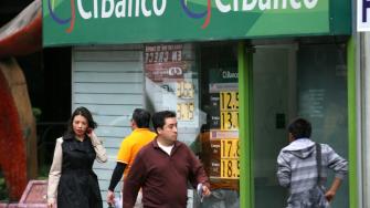 La CNBV intervino gerencialmente estas entidades, es decir, los puestos administrativos serán ocupados por los funcionarios; sin embargo, operan y operarán con regularidad.
Para más información del tema, visita: https://www.eleconomista.com.mx/finanzaspersonales/cliente-cibanco-intercam-vector-afecta-situacion-actual-dinero-20250630-765817.html
¡Síguenos en nuestras redes sociales para mantenerte informado!
Twitter: https://twitter.com/eleconomista
Facebook: https://www.facebook.com/ElEconomista.mx
Instagram: https://www.instagram.com/eleconomistamx
LinkedIn: https://www.linkedin.com/company/el-economista/
#ElEconomista #EETV