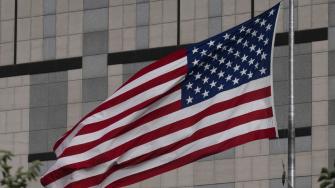 Washington mantiene negociaciones con varios países para alcanzar acuerdos que eviten los aranceles.
Para más información del tema, visita: https://www.eleconomista.com.mx/economia/eu-aplicara-1-agosto-aranceles-paises-haya-acuerdo-20250706-766894.html
¡Síguenos en nuestras redes sociales para mantenerte informado!
Twitter: https://twitter.com/eleconomista
Facebook: https://www.facebook.com/ElEconomista.mx
Instagram: https://www.instagram.com/eleconomistamx
LinkedIn: https://www.linkedin.com/company/el-economista/
#ElEconomista #EETV #Aranceles #DonaldTrump