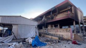 Abordan los mecanismos de aplicación de un eventual acuerdo y el intercambio de personas cautivas en Gaza por palestinos detenidos en Israel.
Para más información del tema, visita: https://www.eleconomista.com.mx/internacionales/comienzan-negociaciones-sobre-gaza-visperas-reunion-netanyahu-trump-20250706-766896.html
¡Síguenos en nuestras redes sociales para mantenerte informado!
Twitter: https://twitter.com/eleconomista
Facebook: https://www.facebook.com/ElEconomista.mx
Instagram: https://www.instagram.com/eleconomistamx
LinkedIn: https://www.linkedin.com/company/el-economista/
#ElEconomista #EETV #Israel #Hamás