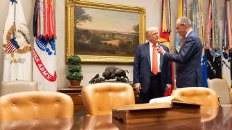 Hasta ahora el canciller alemán, Friedrich Merz, mantiene una relación cordial con Donald Trump, el presidente de Estados Unidos. Pero, ahora que se aproxima la fecha límite del 9 de julio para concretar un acuerdo arancelario, la relación de los dos líderes se pone a prueba.