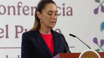 La presidenta de México, Claudia Sheinbaum, informó que su gabinete realizará una revisión exhaustiva de las cifras relacionadas con la violencia intrafamiliar y la muerte violenta de niñas, niños y adolescentes, luego de que se le preguntara sobre un reciente asesinato de menores ocurrido en Sonora que involucra a un detenido cercano a las víctimas.
Para más información del tema, visita: https://www.eleconomista.com.mx/politica/sheinbaum-anuncia-revision-cifras-sobre-violencia-infantil-20250707-767005.html
¡Síguenos en nuestras redes sociales para mantenerte informado!
Twitter: https://twitter.com/eleconomista
Facebook: https://www.facebook.com/ElEconomista.mx
Instagram: https://www.instagram.com/eleconomistamx
LinkedIn: https://www.linkedin.com/company/el-economista/
#ElEconomista #EETV
