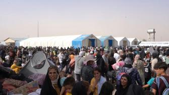 Cerca de 450.000 afganos abandonaron Irán desde el 1 de junio para regresar a su país de origen, anunció el lunes la Organización Internacional para las Migraciones (OIM).
¡Síguenos en nuestras redes sociales para mantenerte informado!
Twitter: https://twitter.com/eleconomista
Facebook: https://www.facebook.com/ElEconomista.mx
Instagram: https://www.instagram.com/eleconomistamx
LinkedIn: https://www.linkedin.com/company/el-economista/
#ElEconomista #EETV