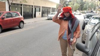 Decenas de miles de inmigrantes rusos que huyeron de la guerra a Argentina temen quedar en la ilegalidad y sin acceso a la salud tras el reciente decreto del Gobierno de Javier Milei que reformó la ley migratoria. Pero la reforma también afecta a los demás extranjeros sin residencia permanente, cuya mayoría proviene de Paraguay, Bolivia, Venezuela y Perú.
¡Síguenos en nuestras redes sociales para mantenerte informado!
Twitter: https://twitter.com/eleconomista
Facebook: https://www.facebook.com/ElEconomista.mx
Instagram: https://www.instagram.com/eleconomistamx
LinkedIn: https://www.linkedin.com/company/el-economista/
#ElEconomista #EETV
