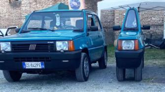 Un Fiat Panda… ¿que parece partido por la mitad? Este modelo de 50 cm de ancho no es un juguete: ¡funciona de verdad! Una creación que roza lo surrealista, un auto que parece sacado de un dibujo animado, pero que rueda, gira y frena como cualquier otro. ¿Arte, locura o simple descaro mecánico?