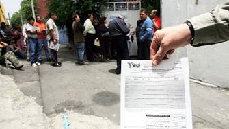 Los también llamados "coyotes" prometen diferentes trámites a cambio de un pago; sin embargo, la Consar alerta sobre posibles fraudes y peligros para la privacidad.Para más información del tema, visita: https://www.eleconomista.com.mx/finanzaspersonales/falsos-gestores-afores-robarte-pension-datos-personales-20250715-768110.html
¡Síguenos en nuestras redes sociales para mantenerte informado!
Twitter: https://twitter.com/eleconomista
Facebook: https://www.facebook.com/ElEconomista.mx
Instagram: https://www.instagram.com/eleconomistamx
LinkedIn: https://www.linkedin.com/company/el-economista/
#ElEconomista #EETV