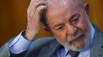 El Gobierno de Brasil expresó su disposición a negociar con Estados Unidos una solución conjunta a los aranceles del 50% anunciados por Donald Trump, aludiendo al déficit comercial y al juicio contra Jair Bolsonaro como factores que tensan la relación bilateral.
Para más información del tema, visita: https://www.eleconomista.com.mx/internacionales/brasil-busca-negociar-eu-aranceles-50-impuestos-donald-trump-20250716-768441.html
¡Síguenos en nuestras redes sociales para mantenerte informado!
Twitter: https://twitter.com/eleconomista
Facebook: https://www.facebook.com/ElEconomista.mx
Instagram: https://www.instagram.com/eleconomistamx
LinkedIn: https://www.linkedin.com/company/el-economista/
#ElEconomista #EETV