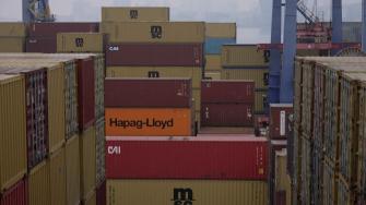 La Inversión Extranjera Directa (IED) en América Latina llegó a 188.962 millones de dólares en 2024, un 7,1% más que el año anterior, impulsada por la reinversión de las empresas transnacionales ya instaladas en la región, informó el jueves la Cepal.
¡Síguenos en nuestras redes sociales para mantenerte informado!
Twitter: https://twitter.com/eleconomista
Facebook: https://www.facebook.com/ElEconomista.mx
Instagram: https://www.instagram.com/eleconomistamx
LinkedIn: https://www.linkedin.com/company/el-economista/
#ElEconomista #EETV