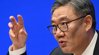 La economía de China enfrenta "una situación muy grave y compleja", advirtió el viernes su ministro de Comercio, quien sugirió que el gobierno tomará medidas en el segundo semestre ante estos desafíos.
¡Síguenos en nuestras redes sociales para mantenerte informado!
Twitter: https://twitter.com/eleconomista
Facebook: https://www.facebook.com/ElEconomista.mx
Instagram: https://www.instagram.com/eleconomistamx
LinkedIn: https://www.linkedin.com/company/el-economista/
#ElEconomista #EETV