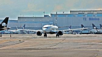 Si Estados Unidos revoca la aprobación antimonopolio para Delta y Aeroméxico, se les exigiría que suspendieran la cooperación en materia de precios comunes.
Para más información del tema, visita: https://www.eleconomista.com.mx/internacionales/eu-amenaza-rechazar-vuelos-mexico-gobierno-federal-cumple-acuerdo-aereo-bilateral-20250719-768893.html
¡Síguenos en nuestras redes sociales para mantenerte informado!
Twitter: https://twitter.com/eleconomista
Facebook: https://www.facebook.com/ElEconomista.mx
Instagram: https://www.instagram.com/eleconomistamx
LinkedIn: https://www.linkedin.com/company/el-economista/
#ElEconomista #EETV #México #EstadosUnidos