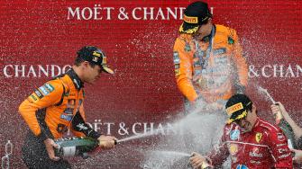 Oscar Piastri y Lando Norris quedaron en 1 y 2 lugar, mientras que Charles Leclerc, de Ferrari, quedó tercero.