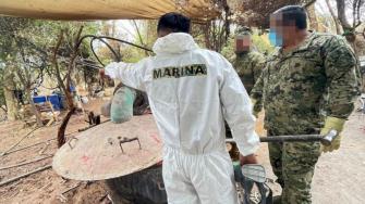 En una operación conjunta entre fuerzas estatales y federales, fue asegurado y destruido un presunto “narcocampamento” en el municipio de Huejuquilla El Alto, al norte de Jalisco, una región identificada como territorio del Cártel Jalisco Nueva Generación (CJNG).

Para más información del tema, visita: https://www.eleconomista.com.mx/politica/aseguran-nuevo-narcocampamento-improvisado-cartel-jalisco-20250731-770616.html

¡Síguenos en nuestras redes sociales para mantenerte informado!

Twitter: https://twitter.com/eleconomista 
Facebook: https://www.facebook.com/ElEconomista.mx
Instagram: https://www.instagram.com/eleconomistamx
LinkedIn: https://www.linkedin.com/company/el-economista/

#ElEconomista #EETV