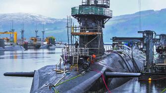 El presidente estadounidense Donald Trump anunció este viernes que ordenó el despliegue de "dos submarinos nucleares en las zonas apropiadas" tras comentarios "provocadores" del expresidente ruso Dmitri Medvedev.
Para más información del tema, visita: https://www.eleconomista.com.mx/internacionales/trump-ordena-envio-dos-submarinos-nucleares-respuesta-comentarios-medvedev-20250801-770862.html
¡Síguenos en nuestras redes sociales para mantenerte informado!
Twitter: https://twitter.com/eleconomista
Facebook: https://www.facebook.com/ElEconomista.mx
Instagram: https://www.instagram.com/eleconomistamx
LinkedIn: https://www.linkedin.com/company/el-economista/
#ElEconomista #EETV #Trump