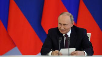 El presidente de Rusia, Vladimir Putin, dijo el viernes que desea una "paz duradera y estable" en el conflicto con Ucrania, pero afirmó que se mantenían sus condiciones para la tregua.
¡Síguenos en nuestras redes sociales para mantenerte informado!
Twitter: https://twitter.com/eleconomista
Facebook: https://www.facebook.com/ElEconomista.mx
Instagram: https://www.instagram.com/eleconomistamx
LinkedIn: https://www.linkedin.com/company/el-economista/
#ElEconomista #EETV