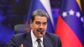 La fiscal general de Estados Unidos, Pam Bondi acusó al presidente de Venezuela de colaborar con grupos como el Tren de Aragua y el Cártel de Sinaloa.
Para más información del tema, visita: https://www.eleconomista.com.mx/internacionales/eu-aumenta-50-millones-dolares-recompensa-informacion-lleve-captura-maduro-20250807-771751.html
¡Síguenos en nuestras redes sociales para mantenerte informado!
Twitter: https://twitter.com/eleconomista
Facebook: https://www.facebook.com/ElEconomista.mx
Instagram: https://www.instagram.com/eleconomistamx
LinkedIn: https://www.linkedin.com/company/el-economista/
#ElEconomista #EETV