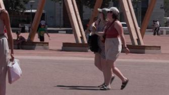 Francia vive a partir del viernes su segunda ola de calor del período estival, con temperaturas previstas de hasta 41ºC, que podría agravar la sequía en el sur del país y provocar nuevos incendios.
¡Síguenos en nuestras redes sociales para mantenerte informado!
Twitter: https://twitter.com/eleconomista
Facebook: https://www.facebook.com/ElEconomista.mx
Instagram: https://www.instagram.com/eleconomistamx
LinkedIn: https://www.linkedin.com/company/el-economista/
#ElEconomista #EETV