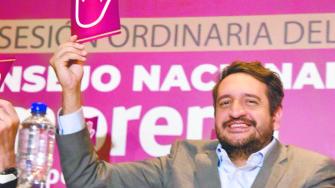 La presidenta nacional de Morena, Luisa María Alcalde Luján, afirmó que los dirigentes y representantes del movimiento deben actuar con austeridad y evitar lujos ostentosos, incluso cuando cuenten con recursos propios para costearlos.
Para más información del tema, visita: https://www.eleconomista.com.mx/politica/piden-morena-evitar-lujos-tengan-recursos-20250808-771835.html
¡Síguenos en nuestras redes sociales para mantenerte informado!
Twitter: https://twitter.com/eleconomista
Facebook: https://www.facebook.com/ElEconomista.mx
Instagram: https://www.instagram.com/eleconomistamx
LinkedIn: https://www.linkedin.com/company/el-economista/
#ElEconomista #EETV #Morena