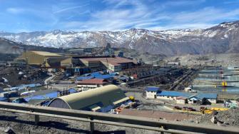Codelco reiteró la tarde del viernes que la mina permanecía detenida bajo la orden de las autoridades y agregó trabajaba en entregar información al regulador minero Sernageomin para poder reiniciar labores en 10 áreas de la mina.
Para más información del tema, visita: https://www.eleconomista.com.mx/empresas/fiscalia-chile-avanza-investigaciones-accidente-mina-codelco-20250808-771953.html
¡Síguenos en nuestras redes sociales para mantenerte informado!
Twitter: https://twitter.com/eleconomista
Facebook: https://www.facebook.com/ElEconomista.mx
Instagram: https://www.instagram.com/eleconomistamx
LinkedIn: https://www.linkedin.com/company/el-economista/
#ElEconomista #EETV #Codelco #Mina