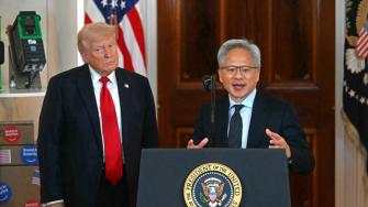 El presidente de Estados Unidos, Donald Trump, confirmó la mañana de este lunes reportes que señalan que Nvidia pagará a Estados Unidos por sus ventas de algunos chips para inteligencia artificial en China.
Para más información del tema, visita: https://www.eleconomista.com.mx/internacionales/trump-confirma-nvidia-pagara-estados-unidos-ventas-chips-china-20250811-772195.html
¡Síguenos en nuestras redes sociales para mantenerte informado!
Twitter: https://twitter.com/eleconomista
Facebook: https://www.facebook.com/ElEconomista.mx
Instagram: https://www.instagram.com/eleconomistamx
LinkedIn: https://www.linkedin.com/company/el-economista/
#ElEconomista #EETV