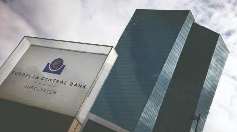 El Banco Central Europeo se sumó a la declaratoria de institutos centrales con tal de calmar a los mercados. Foto: AFP