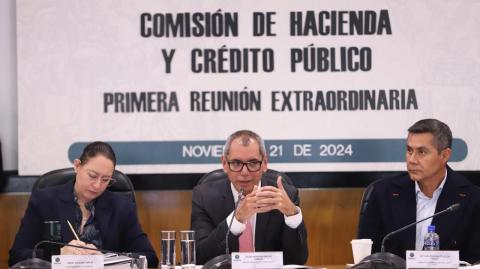 El subsecretario de Hacienda, Edgar Amador Zamora, participa en reunión de trabajo con la Comisión de Hacienda con motivo del Paquete Económico 2025.