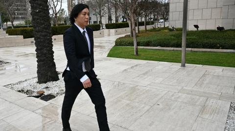 Ippei Mizuhara llega para su sentencia en el Edificio Federal y Tribunal Ronald Reagan en Santa Ana, California.