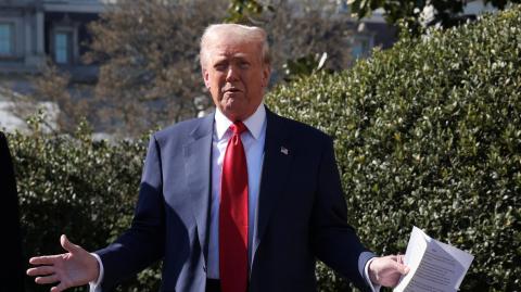 El presidente Donald Trump hablando con la prensa en la Casa Blanca. Foto: Reuters