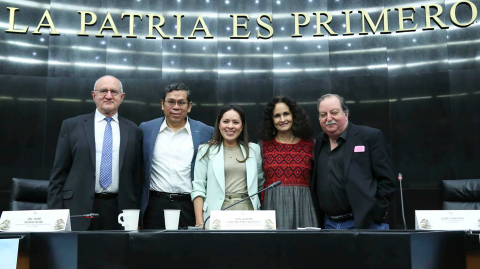 Participantes del Foro: Presente y futuro de la ciencia, las humanidades, la tecnología e innovación en México en el Senado de la República.