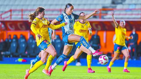 Jugadoras del América y el Pachuca femenil.
