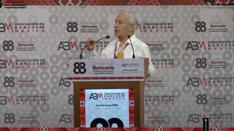 Jesús de la Fuente Rodríguez, presidente de la CNBV, en la clausura de la 88 Convención Bancaria
