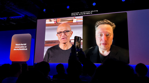 Satya Nadella, consejero delegado de Microsoft y Elon Musk.