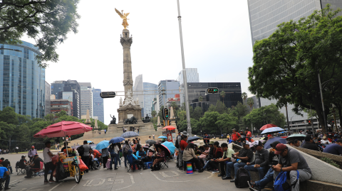 La Coordinadora Nacional de Trabajadores de la Educación realiza bloqueos en diversos puntos de la Ciudad de México tras no llegar a un acuerdo con el gobierno federal.
