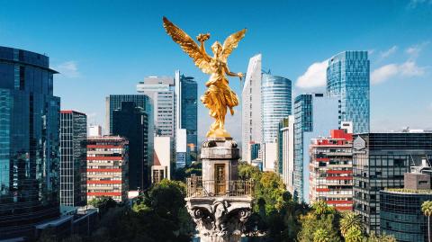 Con amplia ventaja sobre el segundo lugar, la Ciudad de México es la entidad federativa más competitiva del país. Además, es la única que alcanzó un puntaje de “muy alto” en el Índice de Competitividad Estatal del IMCO.

Para más información del tema, visita: https://www.eleconomista.com.mx/estados/cinco-entidades-competitivas-mexico-20250614-763725.html 

¡Síguenos en nuestras redes sociales para mantenerte informado!

Twitter: https://twitter.com/eleconomista 
Facebook: https://www.facebook.com/ElEconomista.mx
Instagram: https://www.instagram.com/eleconomistamx
LinkedIn: https://www.linkedin.com/company/el-economista/

#ElEconomista #EETV