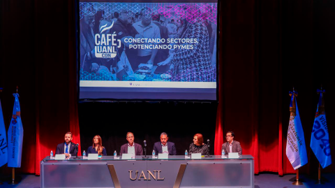 Evento "Conectando Sectores, potenciando a las Pymes", organizado por el World Trade Center de la UANL.