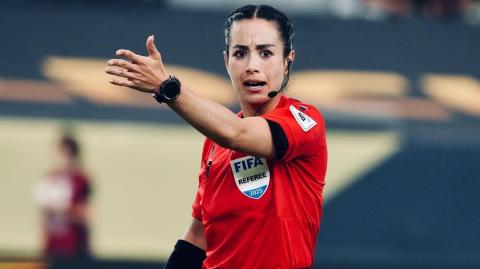 Árbitra Katia Itzel García.