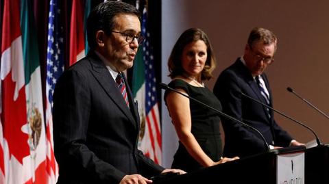 Ildefonso Guajardo, Chrystia Freeland y Robert Lighthizer, ayer, en conferencia en Ottawa. Foto: Reuters.