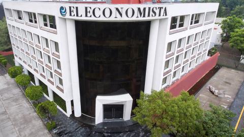 Vista aérea del nuevo edificio de El Economista, ubicado en lo que fue la entrada al Pedregal de San Ángel, proyecto arquitectónico mexicano de vanguardia. 