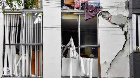 CIUDAD DE MÃ‰XICO, 28SEPTIEMBRE2017.- Edificios y casas habitacionales de la colonia Narvarte, continÃºan desalojadas despuÃ©s de los daÃ±os estructurales que sufrieron debido al sismo de 7.1 grados del pasado 19 de septiembre. En la imagen, el edficio colapsado ubicado en avenida La Morena y calle Nicolas San Juan.  FOTO: MARIO JASSO /CUARTOSCURO.COM