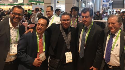 César Fragoso (ProMéxico), Jeremías Guzmán (Consulado de México), Manuel Gutiérrez Novelo (ImmersiON), Rogelio Garza Garza (subsecretario de Industria y Comercio en la SE) y Jaime Reyes (Secretario de Innovación Ciencia y Tecnología del Gobierno de Jalisco). Foto: Antonio Becerril