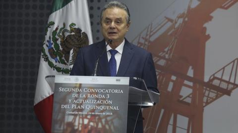 MEXICO. CIUDAD DE MEXICO. 24ENE17. PRESENTACION DE LA CONVOCATORIA DE LA SEGUNDA LICITACION PETROLERA DE LA RONDA TRES, CON PA PARTICIPACION DE ALDO FLORES QUIROGA SUBSECRETARIO DE HIDROCARBUROS SENER, PEDRO JOAQUIN COLDWELL SECRETARIO DE ENERGIA, JUAN CARLOS ZEPEDA COMISIONADO PRESIDENETE DE CNH, SALVADOR UGALDE MANCILLA JEFE DE LA UNIDAD DE INGRESOS SOBRE HIDROCARBUROS SHCP, LA CUAL SE REALIZO EN LA SECRETARIA DE ENERGIA. ERIC LUGO