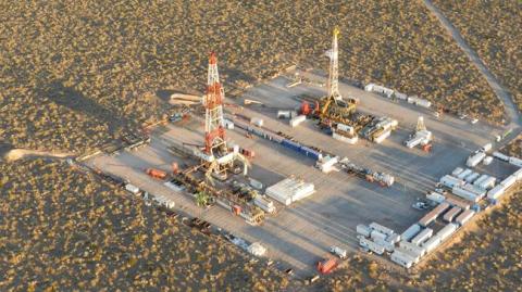 Instalaciones de YPF en el yacimiento de Vaca Muerta.