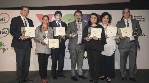 El Economista, junto con otros seis medios de comunicación recibió el Reconocimiento al Compromiso en la Difusión de la Responsabilidad Social Empresarial.