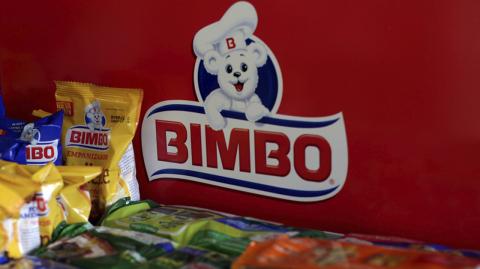 Advertising of Mexican bread maker Grupo Bimbo is seen at a store in Ciudad Juarez - Advertising of Mexican bread maker Grupo Bimbo is seen at a store in Ciudad Juarez, Mexico June 19, 2017. REUTERS/Jose Luis Gonzalez