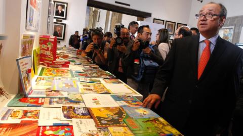 80619104. México, 19 Jun 2018 (Notimex-Javier Lira).- El secretario de Educación Pública, Otto Granados Roldán, encabezó la presentación de los materiales educativos para el ciclo escolar 2018-2019 que corresponden al Nuevo Modelo Educativo y aseveró que estos materiales se insertan en el contexto de cambio del país. NOTIMEX/FOTO/JAVIER LIRA/JLO/EDU/EDU16/