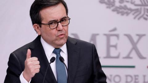 FILE PHOTO: Mexico's Economy Minister Ildefonso Guajardo speaks to the media during a news conference at Los Pinos presidential residence in Mexico City - NARCH/NARCH30