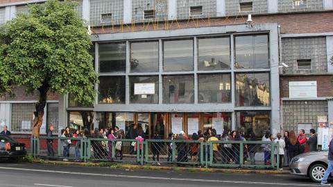 CIUDAD DE MÃ‰XICO, 02OCTUBRE2017.- Mil setenta y nueve escuelas mÃ¡s reanudaron clases el dÃa de hoy tras realizarse la revisiÃ³n de inmuebles que pudieron resultar afectados por el sismo del pasado martes 19, segÃºn datos de la SecretarÃa de EducaciÃ³n PÃºblica (SEP).FOTO: GALO CAÃ‘AS /CUARTOSCURO.COM